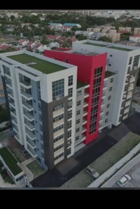 Parkhurst Lux Condo Near Devon House Kingston Exterior photo